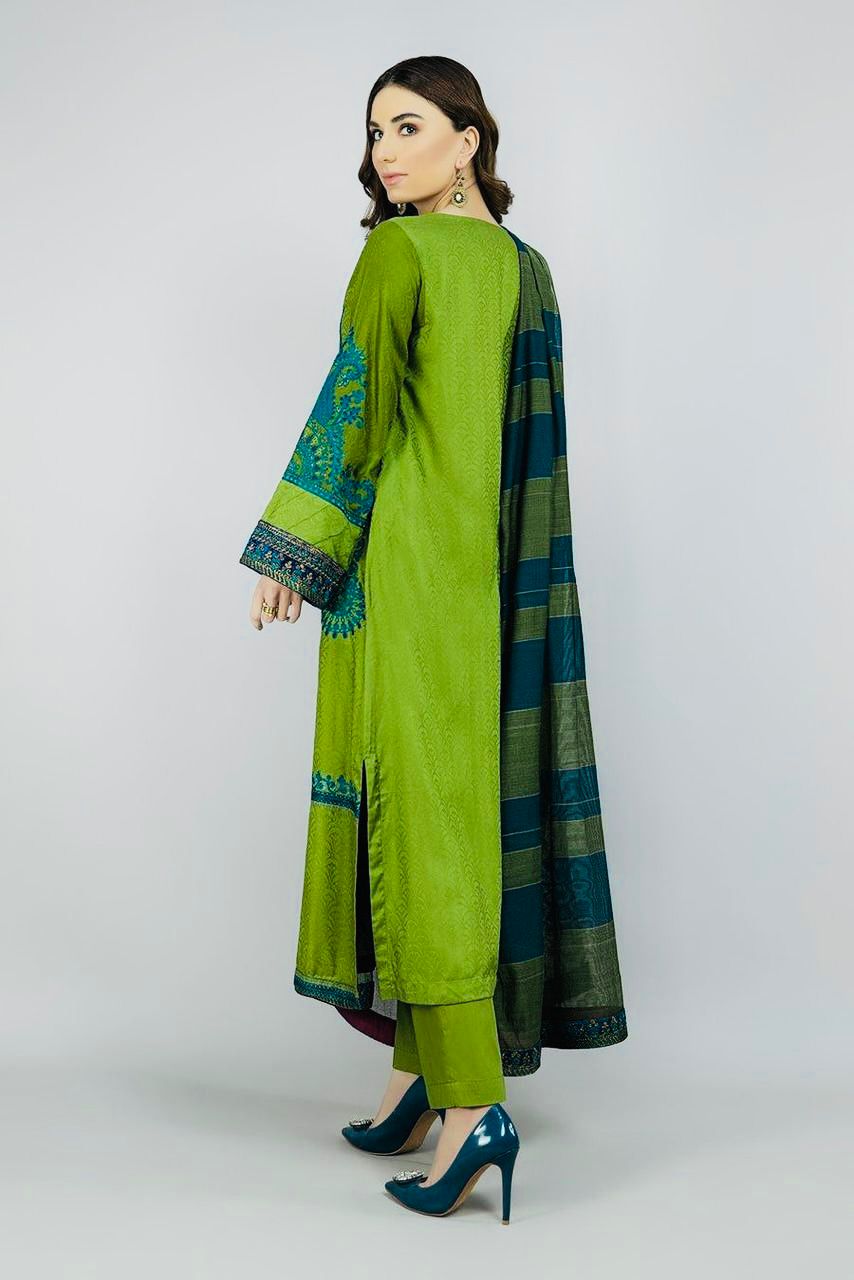 MARIA B 3pc Casual Winter Collection CODE 7019 - Image 4